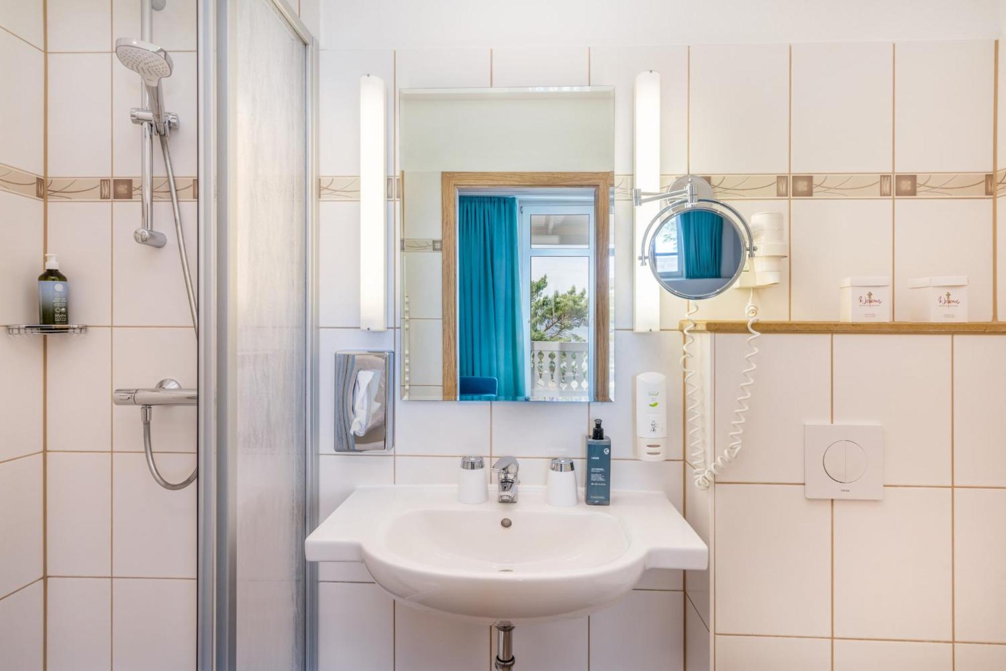 Strandhotel Zur Promenade Hotel 3*